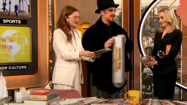 Veronica Beard Battista Pinstripe Dickey Jacket worn by Drew Barrymore as seen in The Drew Barrymore Show on  March 1, 2024