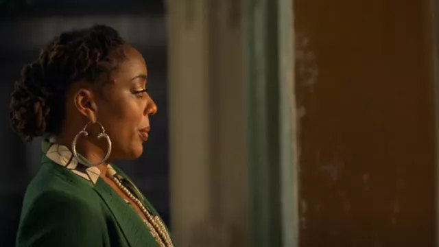 Zara Print­ed Blouse worn by Malika Williams (Zuri Adele) as seen in Good Trouble (S05E19)