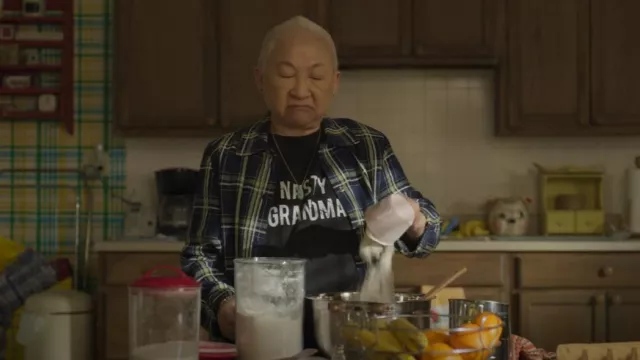 Méchante grand-mère Vintage Essential T Shirt porté par grand-mère (Lori Tan Chinn) comme on le voit dans Awkwafina est Nora du Queens (S02E05)