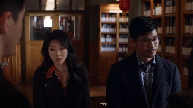 Collier Gorjana CHloe porté par Althea Shen (Shannon Dang) dans Kung Fu (S02E06)