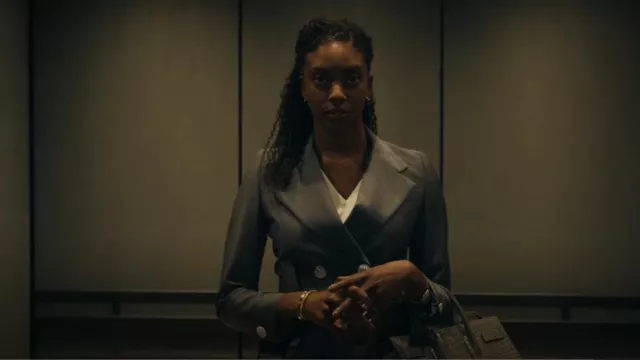 Boucles d’oreilles Cartier Trinity portées par Kate Sacker (Condola Rashad) dans Billions (S06E04)