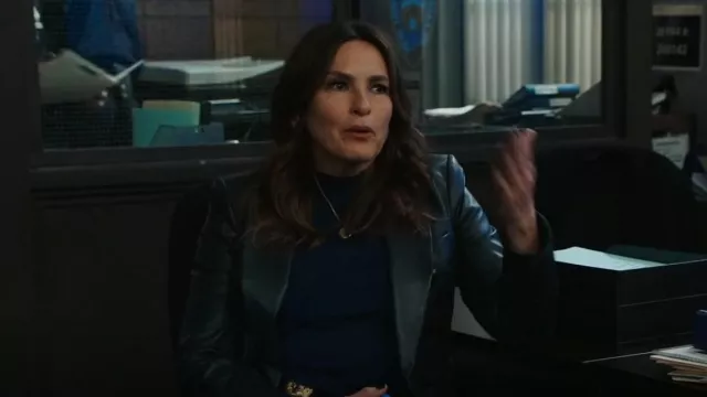 L'Agence Ken­zie Black Leather Blaz­er worn by Detective Olivia Benson (Mariska Hargitay) as seen in Law & Order: Special Victims Unit (S25E06)