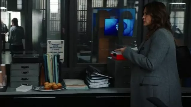 Sportmax Gray Ad­ua Coat worn by Detective Olivia Benson (Mariska Hargitay) as seen in Law & Order: Special Victims Unit (S25E06)