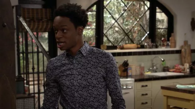 H&M Slim Fit Shirt worn by Lane (Austin Crute) as seen in Call Your Mother (S01E08)
