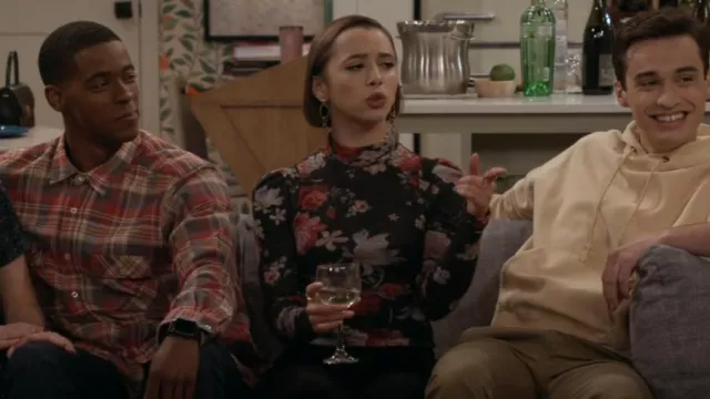 Smythe Box Pleated Puff Shoulder Top worn by Celia (Emma Pfaeffle) as seen in Call Your Mother (S01E12)