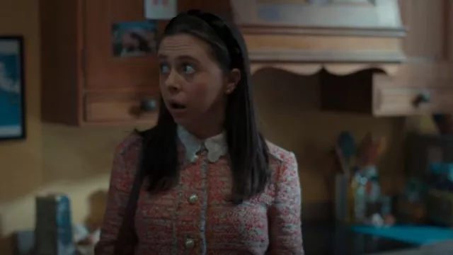 Zara Tweed Pearl But­ton Jack­et worn by Birdy (Bel Powley) as seen in Everything I Know About Love (S01E02)