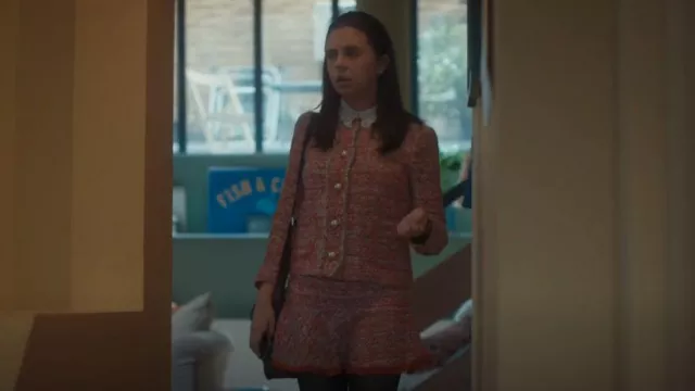 Jupe en tweed péplum Zara portée par Birdy (Bel Powley) comme on le voit dans Tout ce que je sais sur l’amour (S01E02)