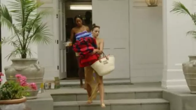 Miu Miu Pal­met­to Bas­ket Tote Bag worn by Paige DeSorbo as seen in Summer House (S08E03)