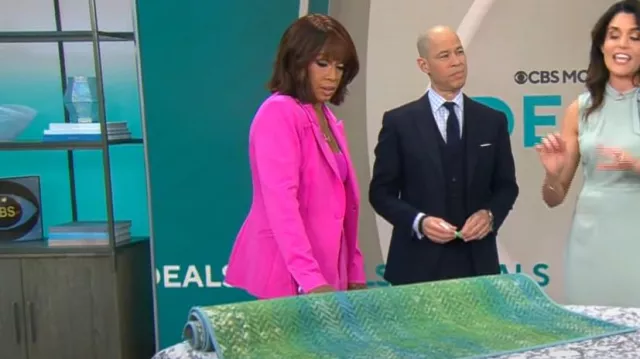 Good American Classic Sculpted Blazer porté par Gayle King tel qu’on le voit dans CBS Mornings le 7 mars 2024