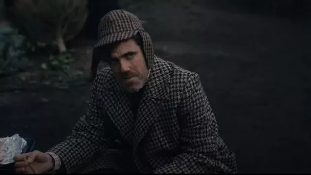 Fresh Labels Wax Lon­don Ros Coat worn by Freddy Horniman (Daniel Ings) as seen in The Gentlemen (S01E04)