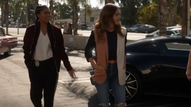 Boucle de ceinture portée par Nancy McKenna (Jessica Alba) dans L.A.'s Finest (S02E07)