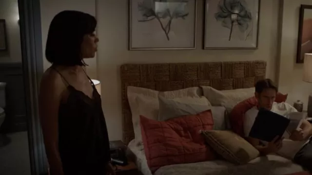 Camisola de encaje Christy de Zadig y Voltaire usada por Emma (Mishel Prada) como se ve en Vida (T02E01)