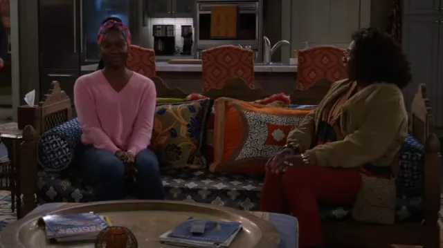 Universal Thread Leopard Print Crossbody Handbag With Flap Beige Black Brown worn by Kemi (Gina Yashere) as seen in Bob Hearts Abishola (S05E05)
