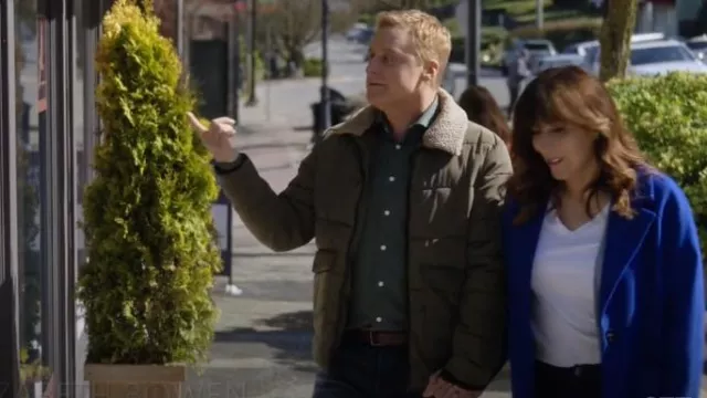 Chaqueta de piloto onsshore para hombre Only & Sons usada por Harry Vanderspeigle (Alan Tudyk) como se ve en Resident Alien (T03E05)