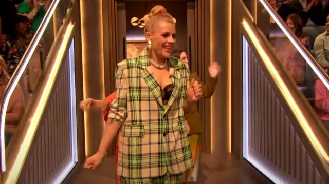 Henrik Vibskov Note Blaz­er worn by Busy Philipps as seen in The Drew Barrymore Show on March 11, 2024