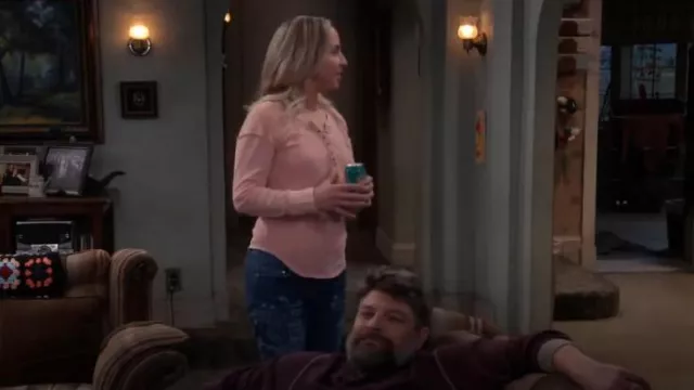 Michael Michael Kors Floral-Print Cropped Jeans worn by Becky Conner-Healy (Lecy Goranson) as seen in The Conners (S06E05)