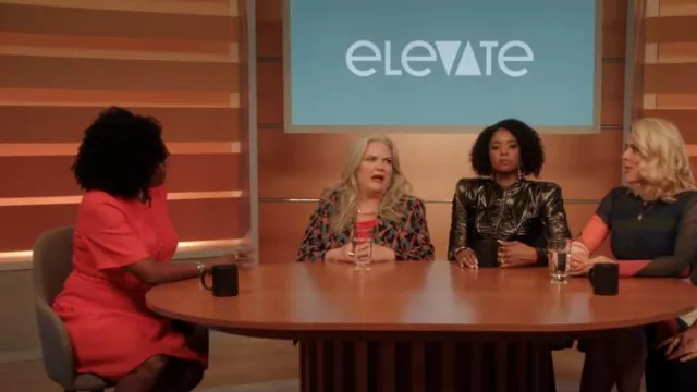 Wildfang Suit Print­ed Blaz­er worn by Gloria McManus (Paula Pell) as seen in Girls5eva (S03E06)