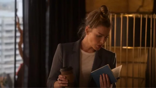 Camiseta de cuello redondo de algodón James Perse usada por Chloe Decker (Lauren German) como se ve en Lucifer (T06E04)