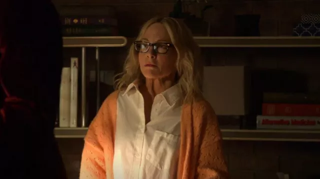 Madewell White Shirt worn by Linda Martin (Rachael Harris) as seen in Lucifer (S06E08)