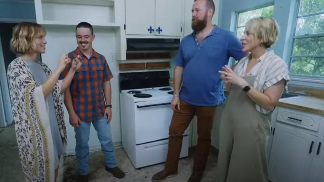 Pretty James Mia Overalls worn by Erin Napier as seen in Home Town TV show (Season 8 Episode 10)