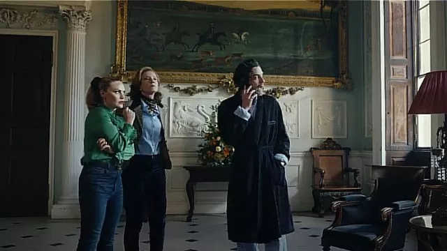 Zara Green Ruf­fled Blouse worn by Tammy (Chanel Cresswell) as seen in The Gentlemen (S01E08)