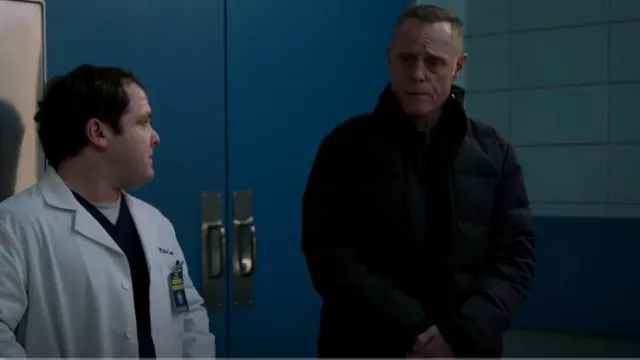 Canada Goose Wyn­d­ham Par­ka worn by Hank Voight (Jason Beghe) as seen in Chicago P.D. (S11E07)