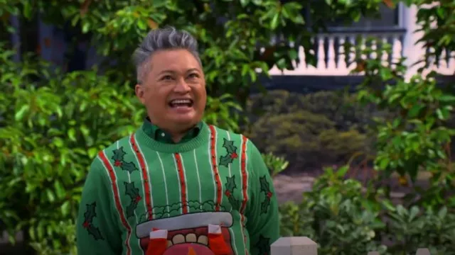 Costume Agent Light Up Ugly Christmas Sweater of Mr. Tennyson (Alec Mapa) in The Villains of Valley View (S02E19)