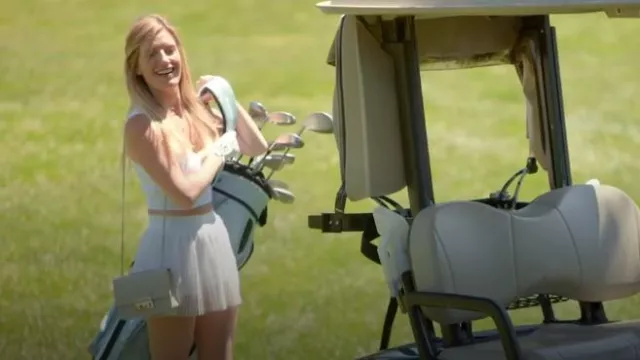 Mini sac à bandoulière Furla Bella porté par Ashley Farrell comme on le voit dans Selling the Hamptons (S02E02)