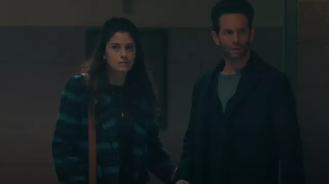 Bcbgeneration Plaid Coat porté par Lynette (Elizabeth Alderfer) comme on le voit dans A.P. Bio (S03E07)