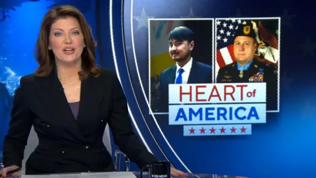 Blazer en laine à double boutonnage Dolce & Gabbana porté par Norah O’Donnell tel que vu dans CBS Evening News le 25 mars 2024