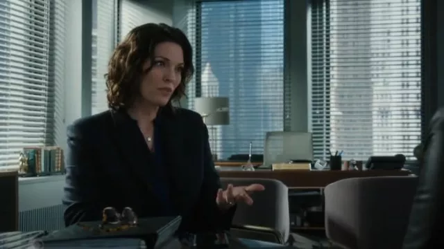 Theory Eti­en­nette Blaz­er worn by Special Agent in Charge Isobel Castille (Alana de la Garza) as seen in FBI (S06E06)