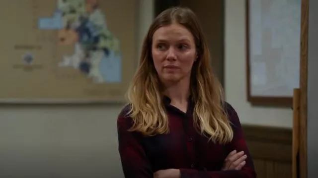 Rails Hunter Shirt porté par Hailey Upton (Tracy Spiridakos) comme on le voit dans Chicago P.D. (S11E07)