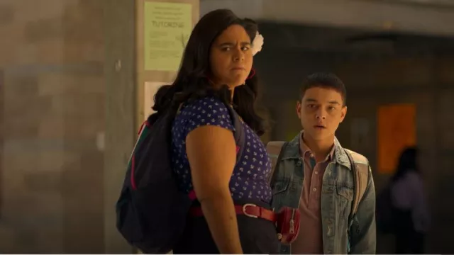 Pantalon marin vintage unique porté par Jasmine (Jessica Marie Garcia) comme on le voit dans On My Block (S04E01)
