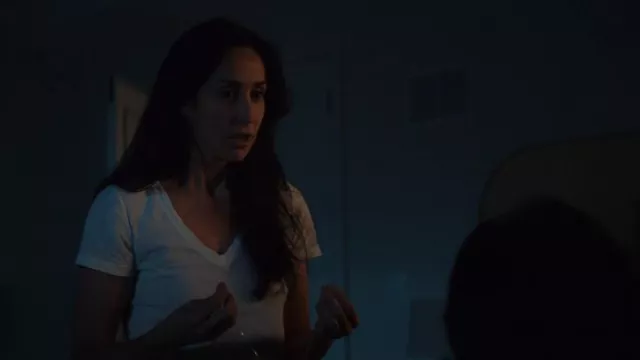 Madewell Whisper Cotton Tee worn by Kate Foster (Catherine Reitman) as seen in Workin' Moms (S06E02)