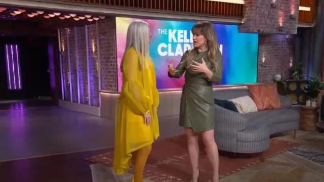 Asos Fringe Hal­ter Tas­sel Back Mi­ni Dress worn by Ella London as seen in The Kelly Clarkson Show on March 29, 2024