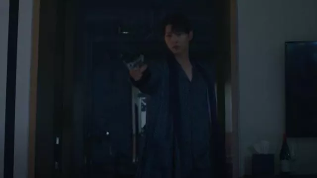 Happiestness Spark of Light pa­ja­mas worn by Vincenzo Cassano (Song Joong-ki) as seen in Vincenzo (S01E01)