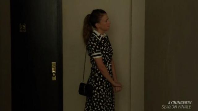 La robe noire à pois Altuzarra de Liza Mil­ler (Sut­ton Foster) dans Younger S03E12