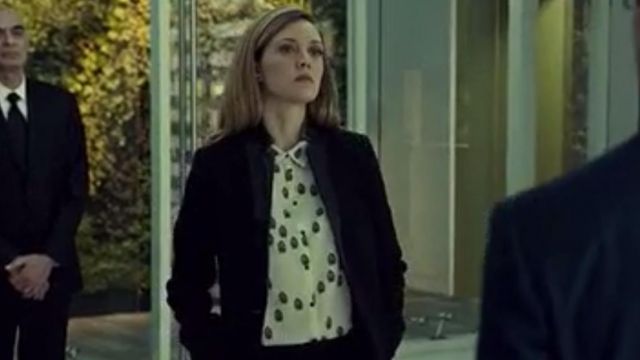 The coat-navy blue with collar flipped Delphine Cormier (Evelyne Brochu) Orphan Black