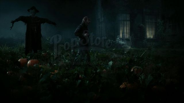 An authentic pumpkin to the manor Collinwood of Barnabas Collins (Johnny Depp) in Dark Shadows