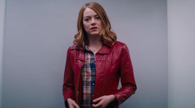 La veste en cuir rouge de Mia Dolan (Emma Stone) dans La La Land