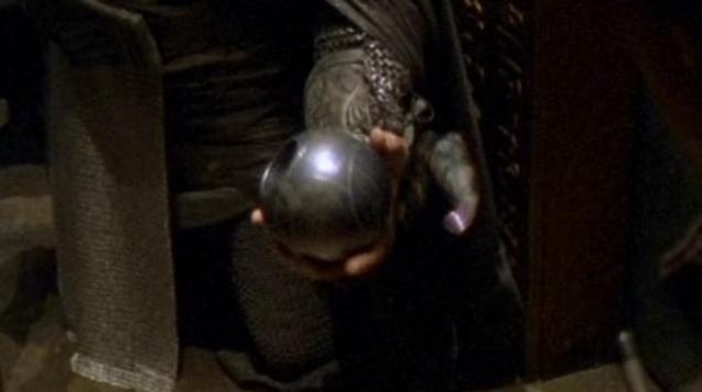 Lga replica of renade in shock Goa'uld in Stargate SG1 S05E08