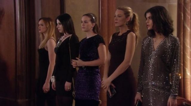 La robe noire portée par Serena Van Der Woodsen (Blake Lively) dans Gossip Girl Saison 6 Episode 9