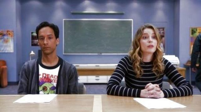 The sweater of Britta Perry (Gillian Jacobs) on Community S5E12