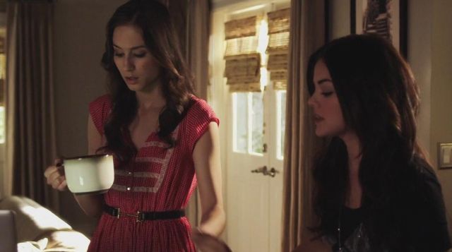 The dress of Spencer Hastings (Troian Bellisario) in the Pretty Little Liars S2E6