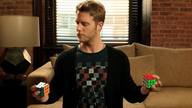 The t-shirt Tiberion by Hugo Boss to Brian Finch (Jake McDorman) in Limitless