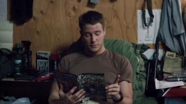 The comics that bed Ryan "Biggles" Job (Jake McDorman) in American Sniper (2014)