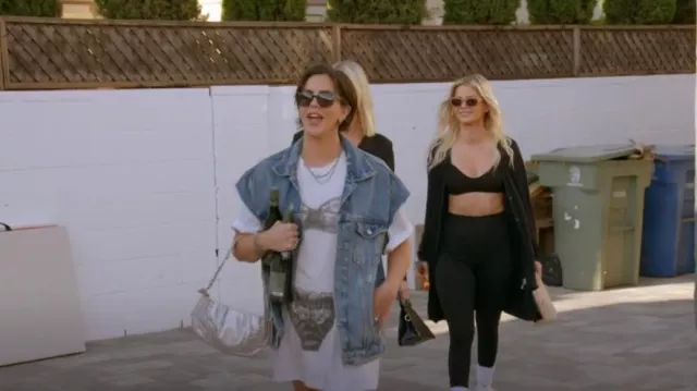 Camiseta de gran tamaño estampada de lencería Vaquera usada por Kate Maloney como se ve en Vanderpump Rules (T11E10)