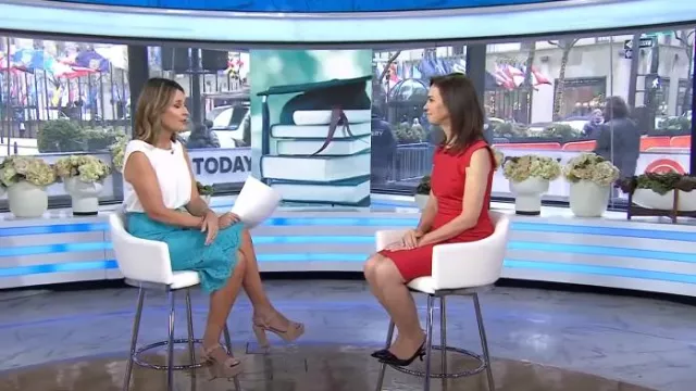 Dolce and Gabbana Flo­ral-lace High-waist­ed Mi­di Skirt worn by Savannah Guthrie as seen in Today on April 4, 2024