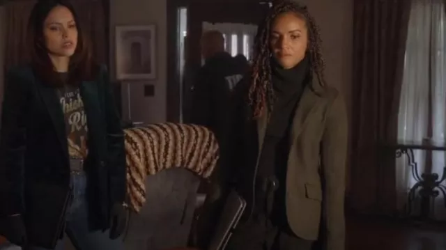 Vince Cashmere Shaker Rib Turtleneck worn by Nyla Harper (Mekia Cox) as seen in The Rookie (S06E05)
