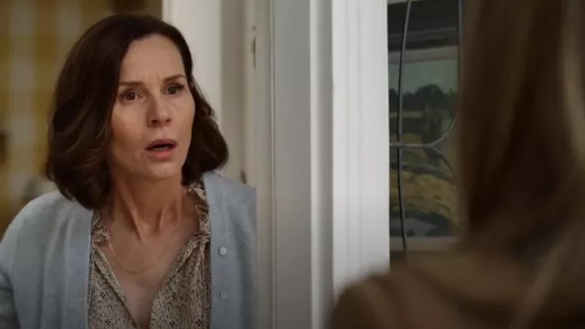 Madewell Delicate Paperclip Necklace worn by Paige (Embeth Davidtz) as seen in The Morning Show (S02E08)